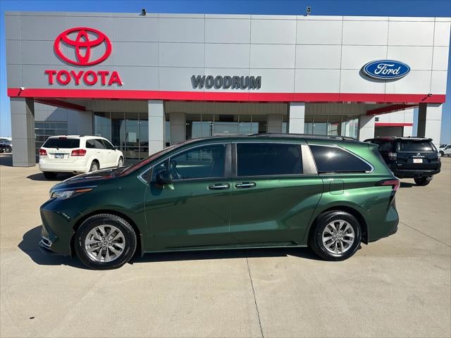 2022 Toyota Sienna XLE