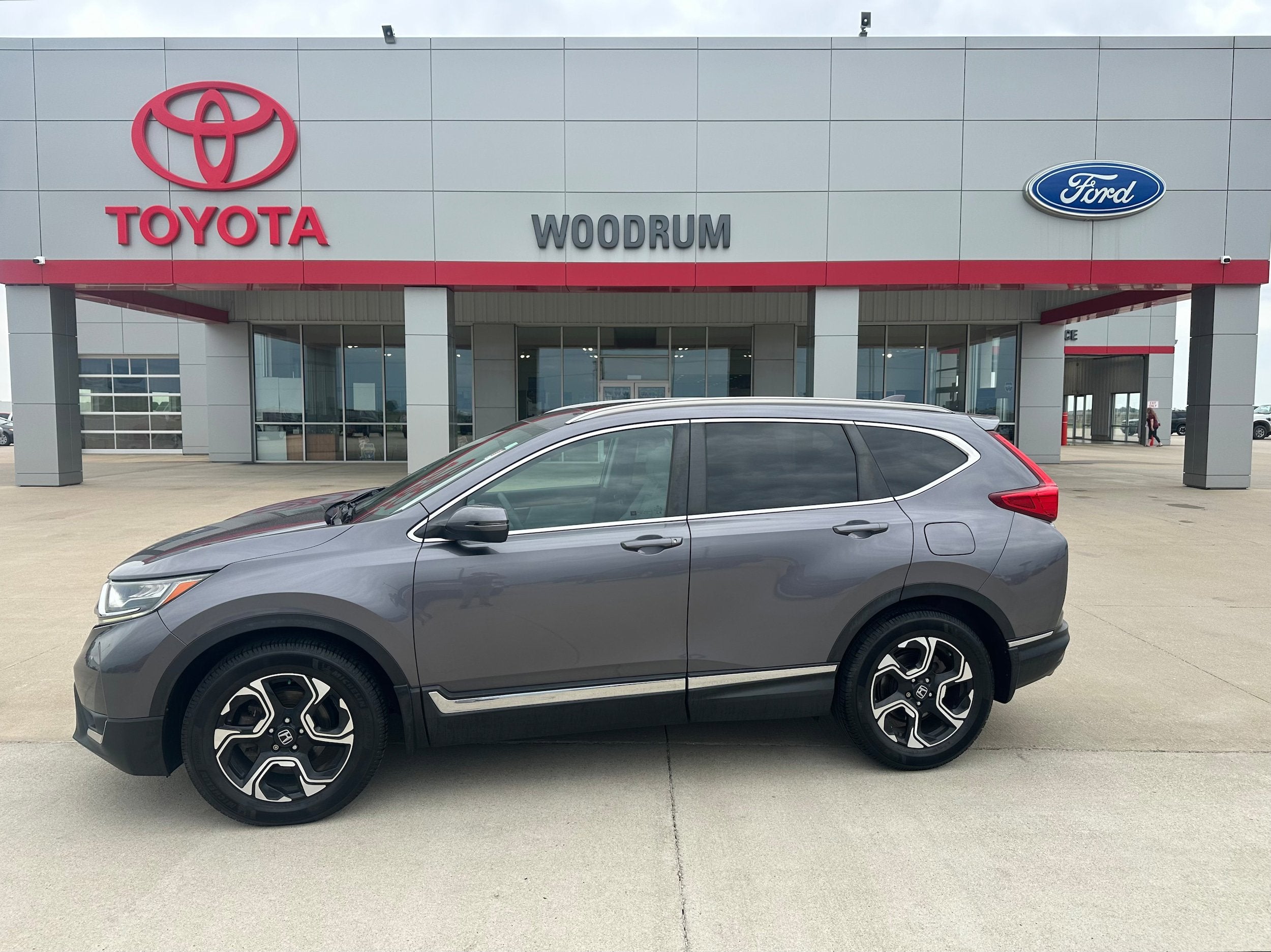 2017 Honda CR-V Touring 2WD's photo
