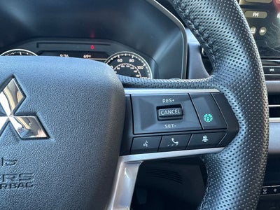 2025 Mitsubishi Outlander Base