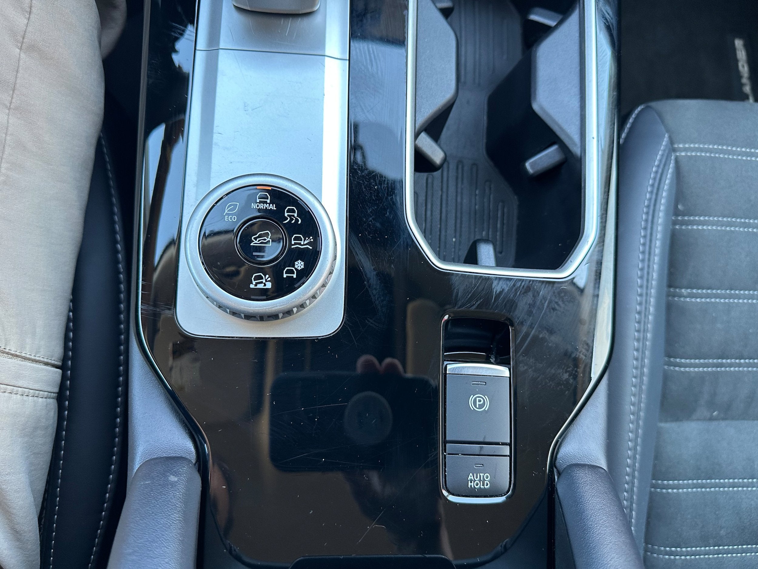 2025 Mitsubishi Outlander Base