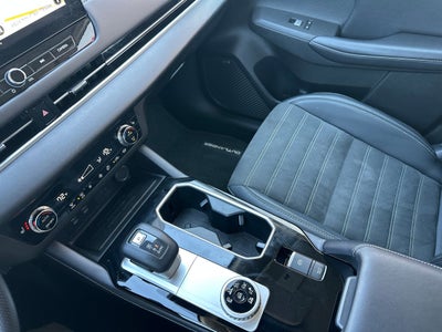 2025 Mitsubishi Outlander Base