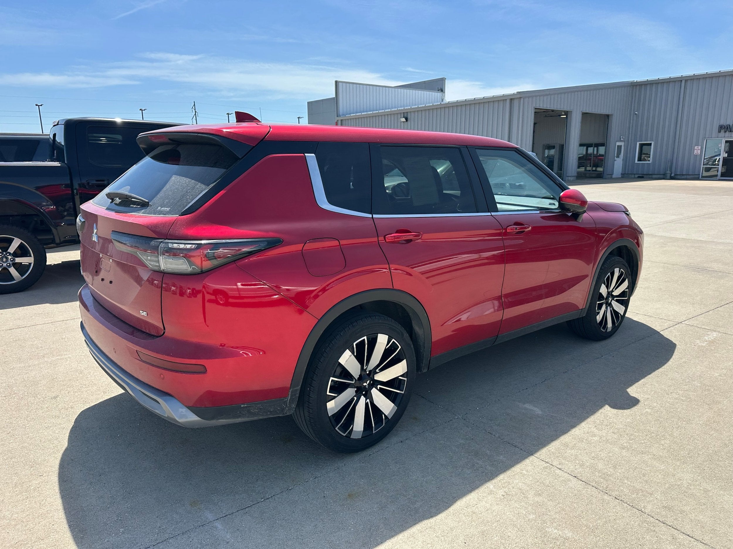 2025 Mitsubishi Outlander Base