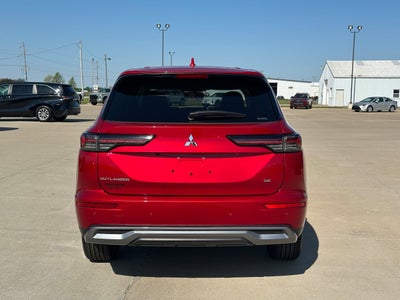 2025 Mitsubishi Outlander Base