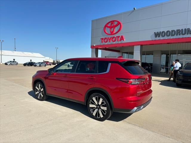 2025 Mitsubishi Outlander Base