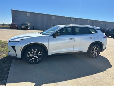 2025 Toyota Crown Signia Base