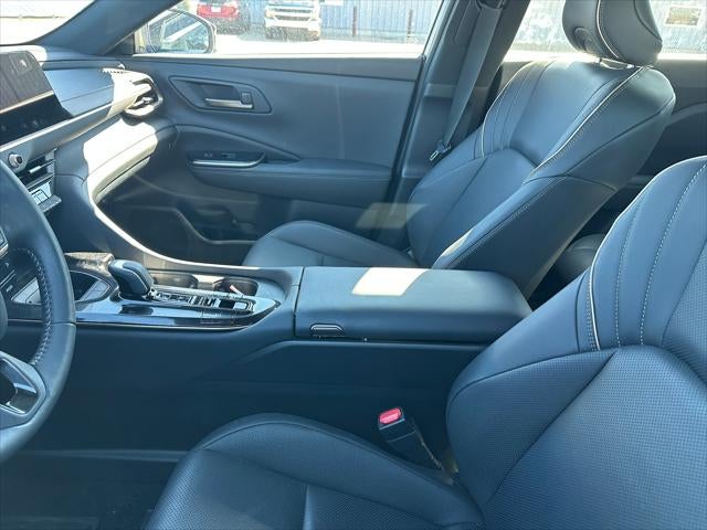 2025 Toyota Crown Signia Base