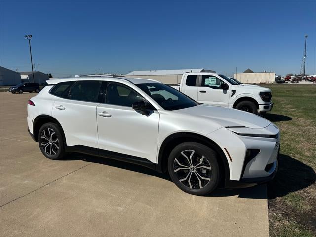 2025 Toyota Crown Signia Base