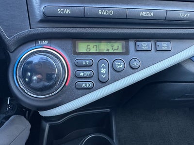 2012 Toyota Prius c Base