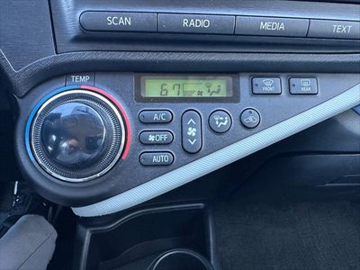 2012 Toyota Prius c Base