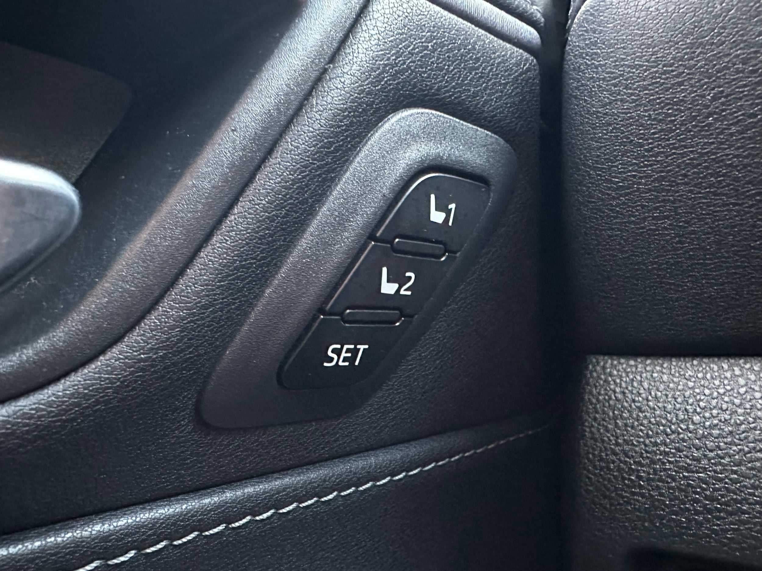 2023 Toyota Venza Base