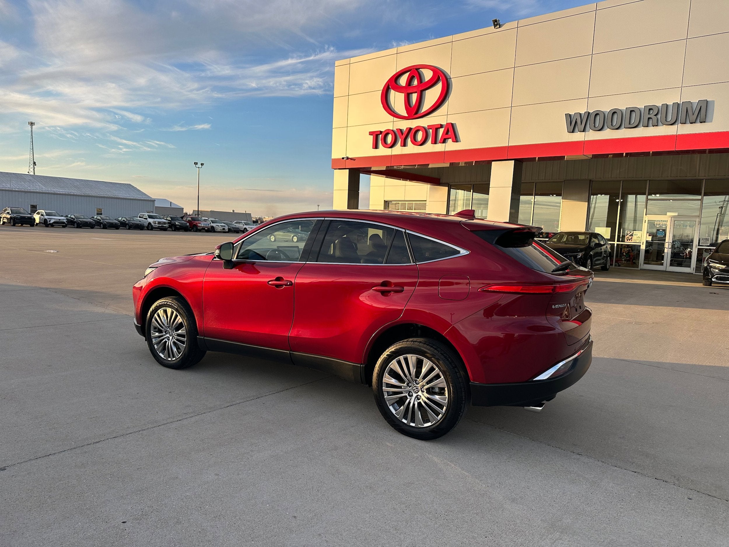 2023 Toyota Venza Base