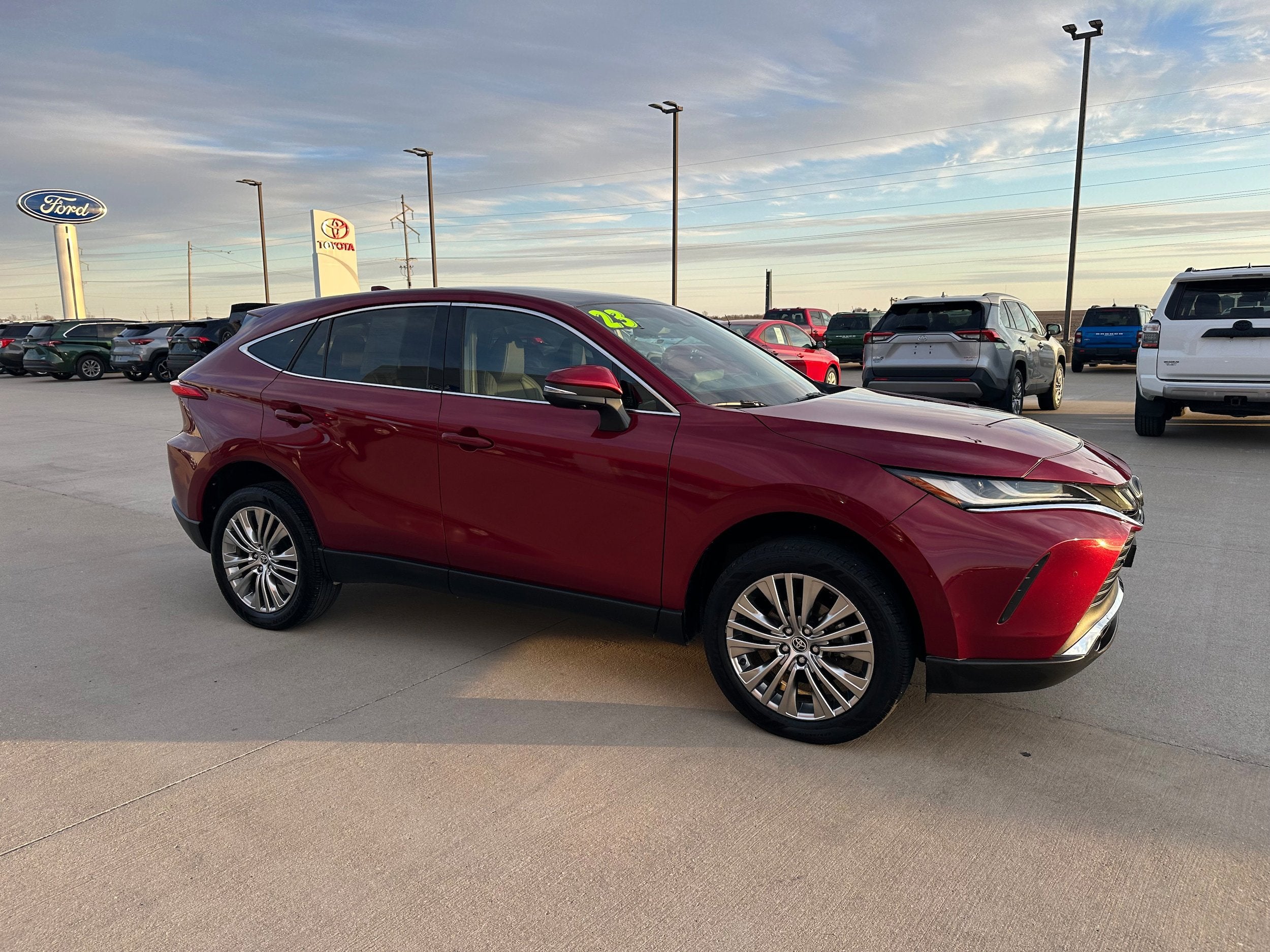 2023 Toyota Venza Base