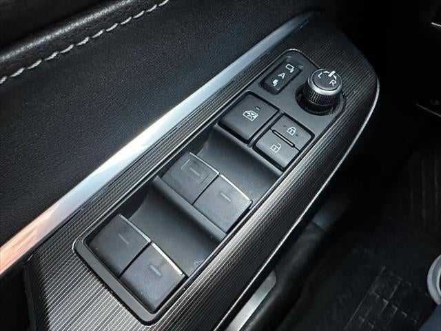 2023 Toyota Venza Base