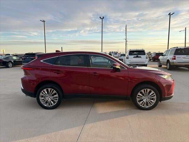 2023 Toyota Venza Base