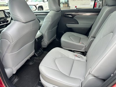 2026 Toyota Highlander Platinum
