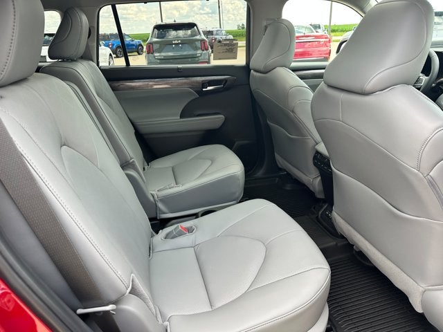 2026 Toyota Highlander Platinum