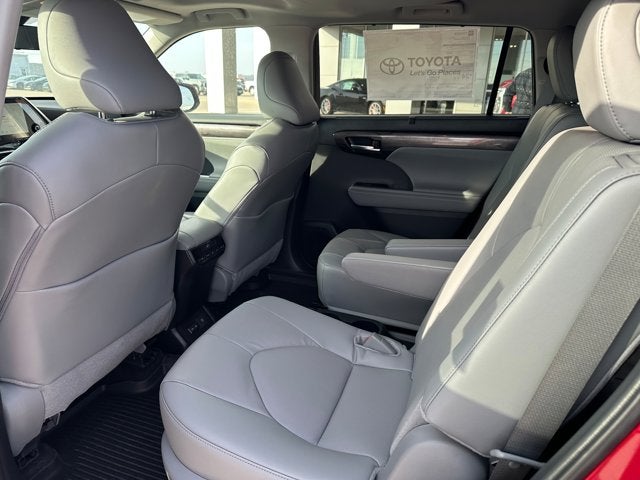 2025 Toyota Highlander Limited