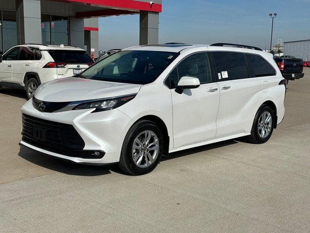 2026 Toyota Sienna XLE