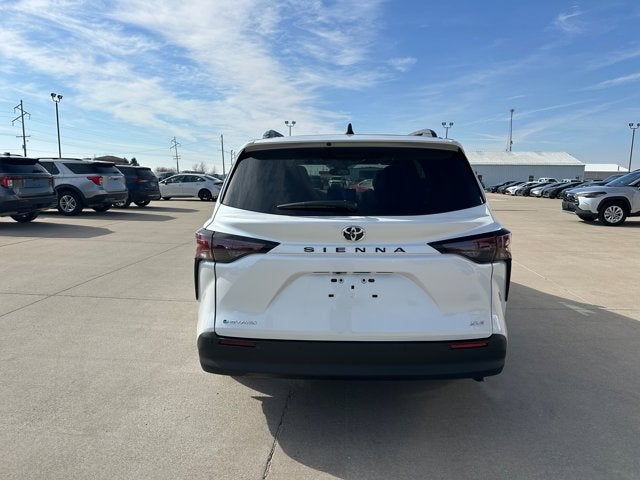 2026 Toyota Sienna XLE