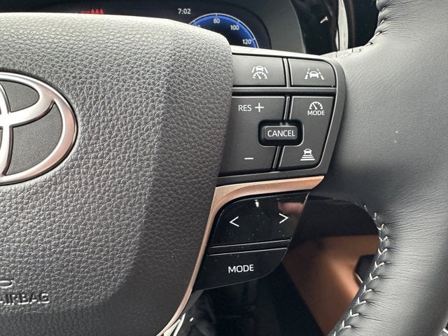 2025 Toyota Toyota Crown Signia XLE