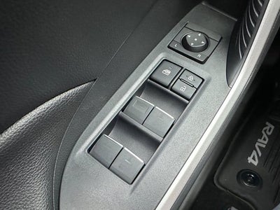 2025 Toyota RAV4 Plug-in Hybrid SE