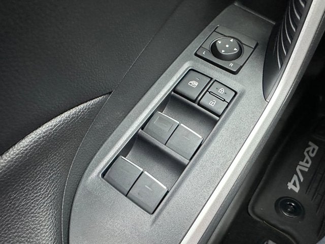 2025 Toyota RAV4 Plug-in Hybrid SE